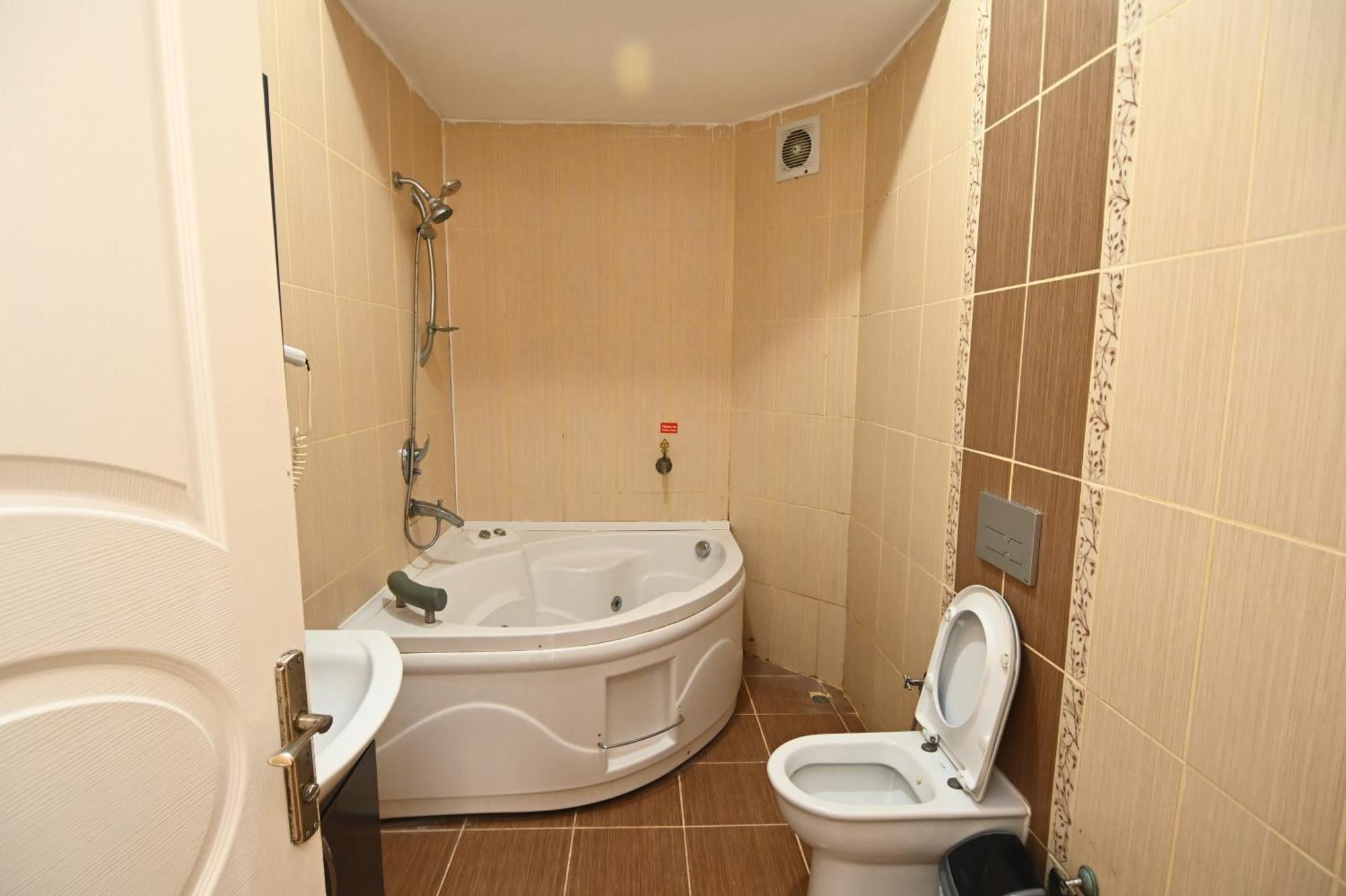 بولو Sarot Thermal Vadi Tatil Koyu - Halal Hotel المظهر الخارجي الصورة